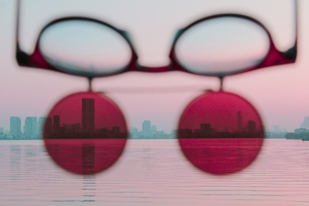 EssilorLuxottica: approvati gli occhiali per sentire EssilorLuxottica: approvati gli occhiali per sentire