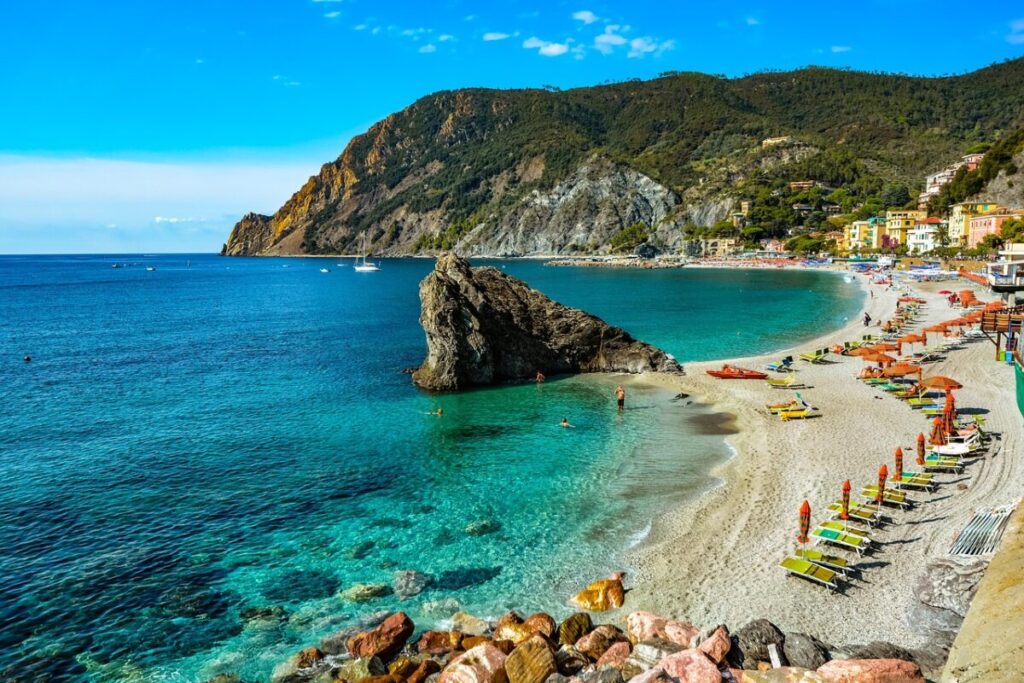 Vacanze al mare: dove si nascono i batteri in spiaggia Vacanze al mare: dove si nascono i batteri in spiaggia