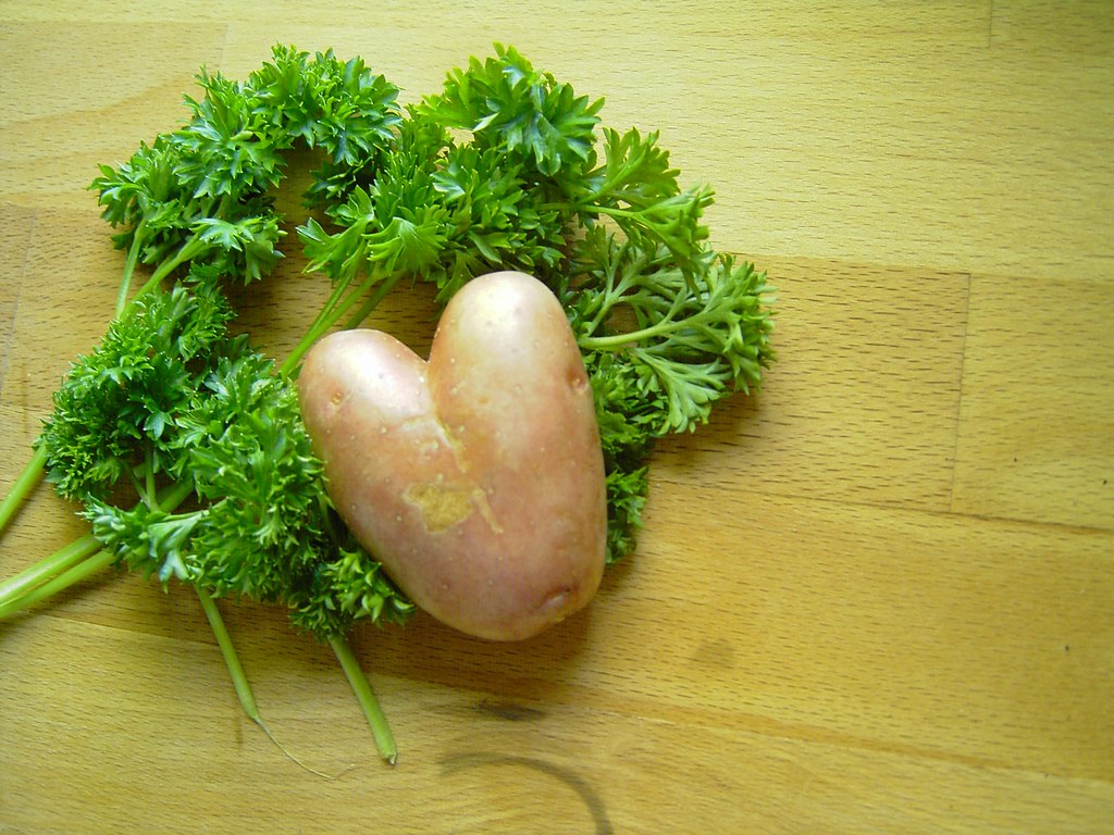 Patate germogliate: il rischio che corri quando le mangi Patate germogliate: il rischio che corri quando le mangi