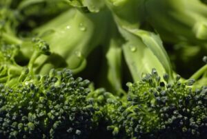 Ecco come mangiare broccoli ogni giorno può trasformarti