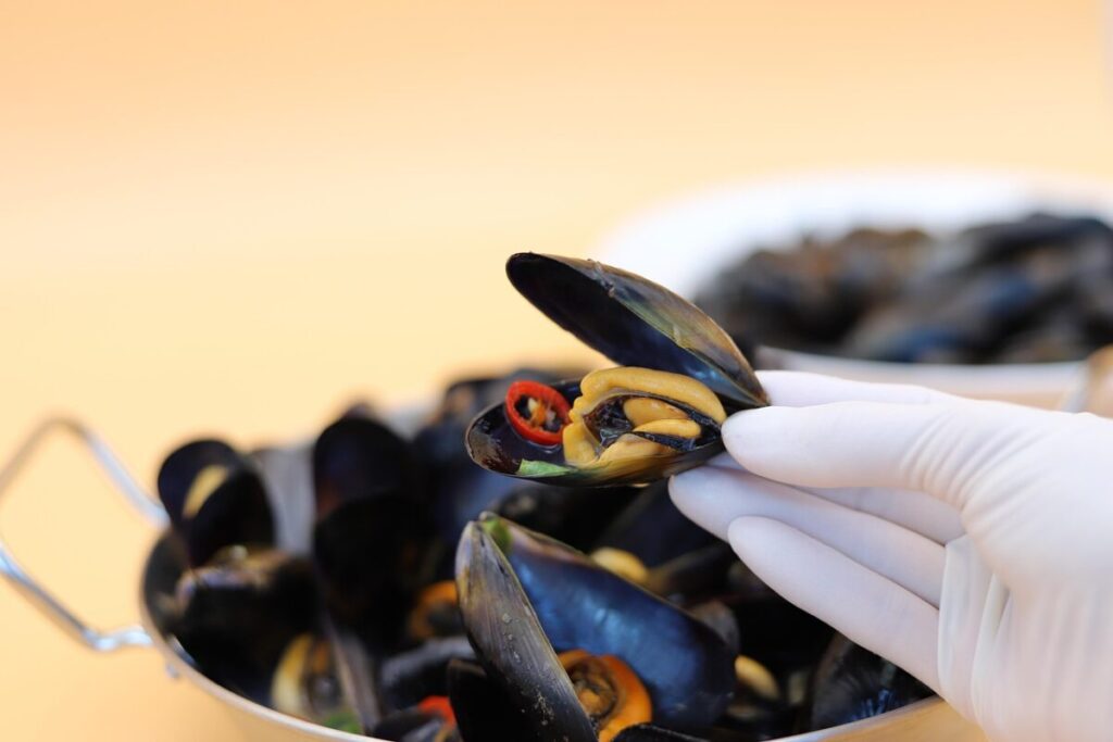 Cozze e semola richiamate dal mercato: rischio microbiologico e infestanti
