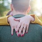 Quando l’amore sfida i numeri: la felicità potrebbe avere un’altra età