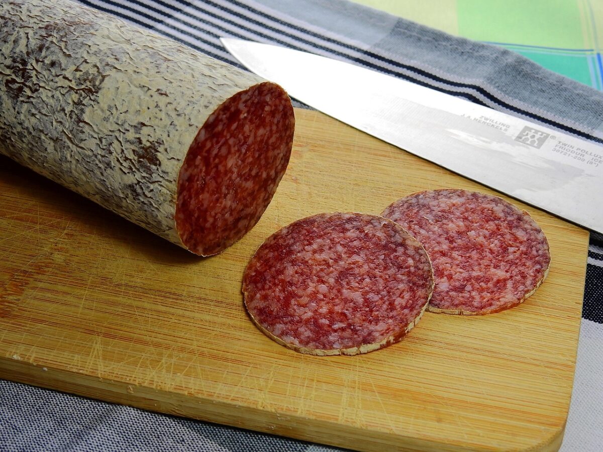 Salame ritirato dai supermercati: possibile presenza di batteri pericolosi