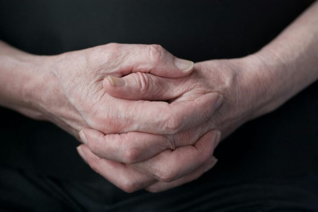 Parkinson, la nuova terapia a ultrasuoni accende la speranza: cosa sta succedendo a Napoli Parkinson, la nuova terapia a ultrasuoni accende la speranza: cosa sta succedendo a Napoli