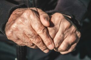 Parkinson, la nuova terapia a ultrasuoni accende la speranza: cosa sta succedendo a Napoli