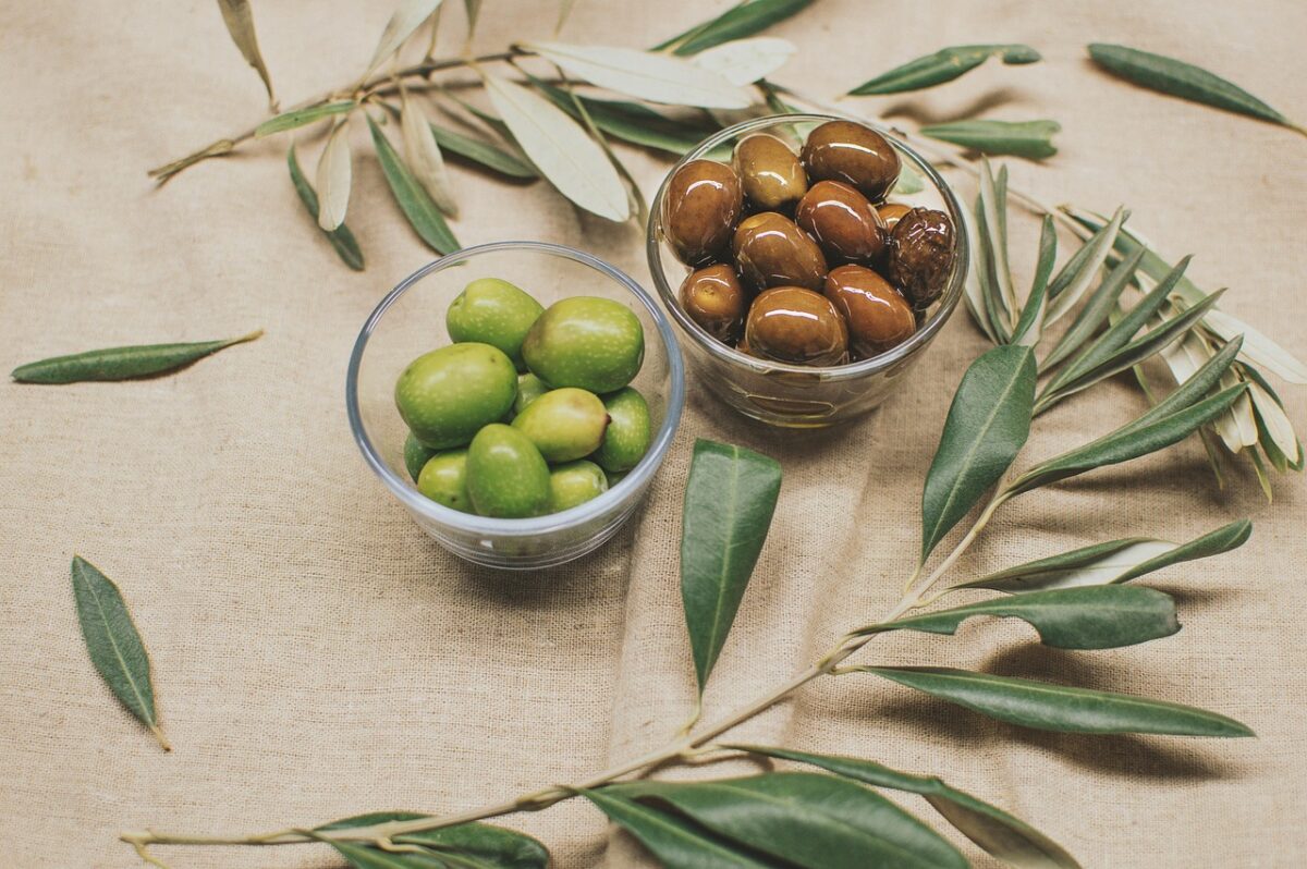 Lidl richiama la crema di olive e mandorle Italiamo: controlli in corso per un possibile rischio botulino