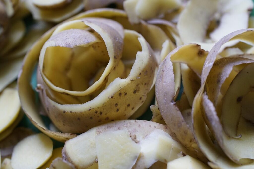 Bucce degli ortaggi: una risorsa preziosa per salute e cucina Bucce degli ortaggi: una risorsa preziosa per salute e cucina