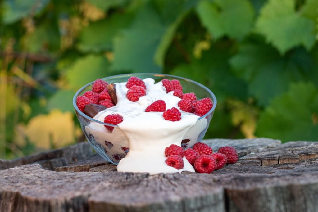 Mai mangiare la frutta da sola? I 4 abbinamenti che aiutano a tenere sotto controllo la glicemia