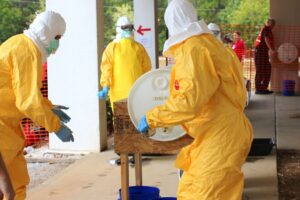 Ebola, primo caso in Francia: le autorità parlano di possibili altri contagi