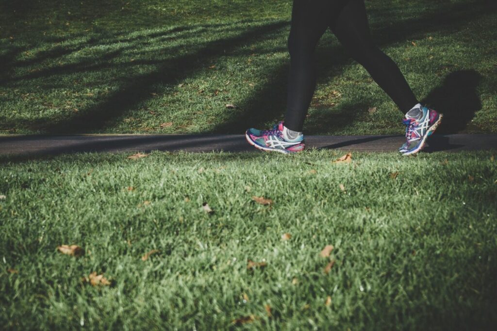 Non sempre serve correre: perché rallentare può cambiarti la vita (davvero)