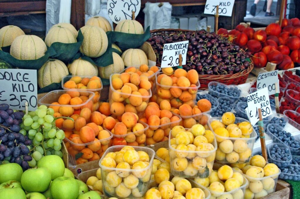 Antiossidanti: gli 8 alimenti più ricchi da portare in tavola ogni giorno Antiossidanti: gli 8 alimenti più ricchi da portare in tavola ogni giorno
