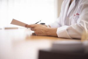Malattia e uscita di casa: cosa può fare davvero un docente durante la reperibilità