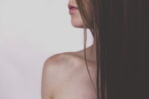 Cardo mariano: il sostegno naturale per pelle e capelli più sani