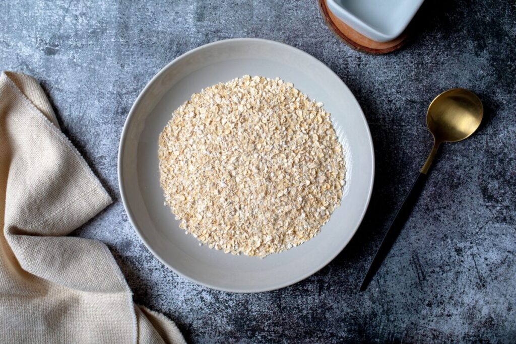Fiocchi d’avena a colazione: perché saziano e aiutano a tenere sotto controllo la glicemia