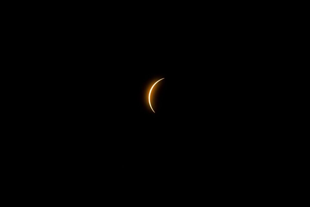 Eclissi solare del 12 agosto, tra fascino e allarme: a Milano e Roma i primi accessi nei pronto soccorso oculistici Eclissi solare del 12 agosto, tra fascino e allarme: a Milano e Roma i primi accessi nei pronto soccorso oculistici