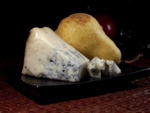 Listeria nel gorgonzola: richiamato un lotto venduto da Carrefour, cosa devono sapere i consumatori