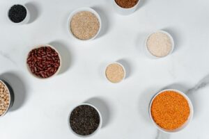 Gonfiore addominale: 6 alimenti da tenere d’occhio quando la pancia si tende