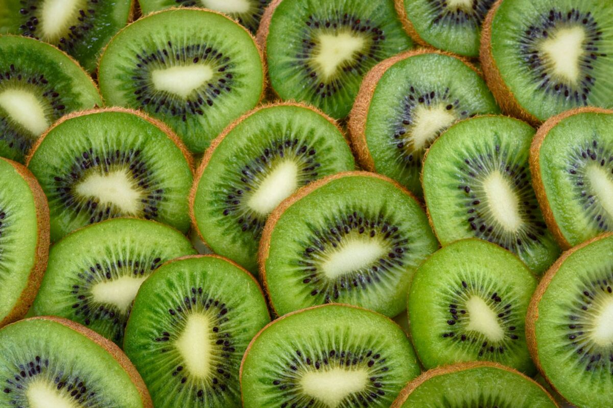 Antiossidanti: gli 8 alimenti più ricchi da portare in tavola ogni giorno Antiossidanti: gli 8 alimenti più ricchi da portare in tavola ogni giorno