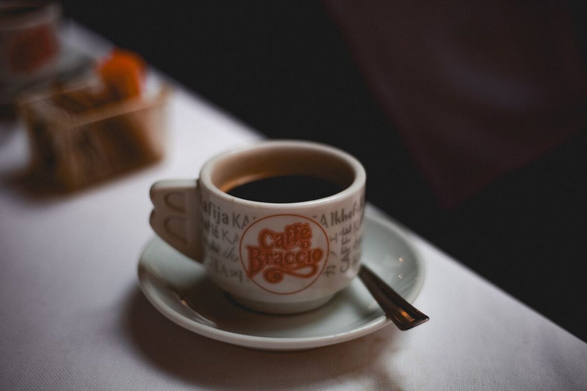 Nuovi richiami alimentari del Ministero della Salute: caffè aromatizzato e latte Cigno sotto attenzione